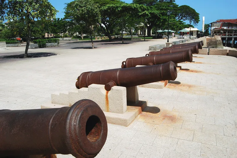 Row of old cannons on the Forodhani Gardens promenade